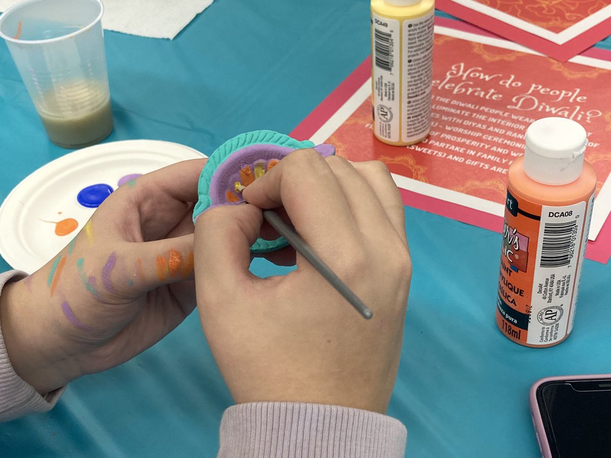 OdssDsa's tweet photo. Interpretations of the history of Diwali varies among religious groups but the common theme is victory of good over evil. Preparations for Diwali @OAnnouncements @ODSSLLC https://t.co/P872l6t5v2