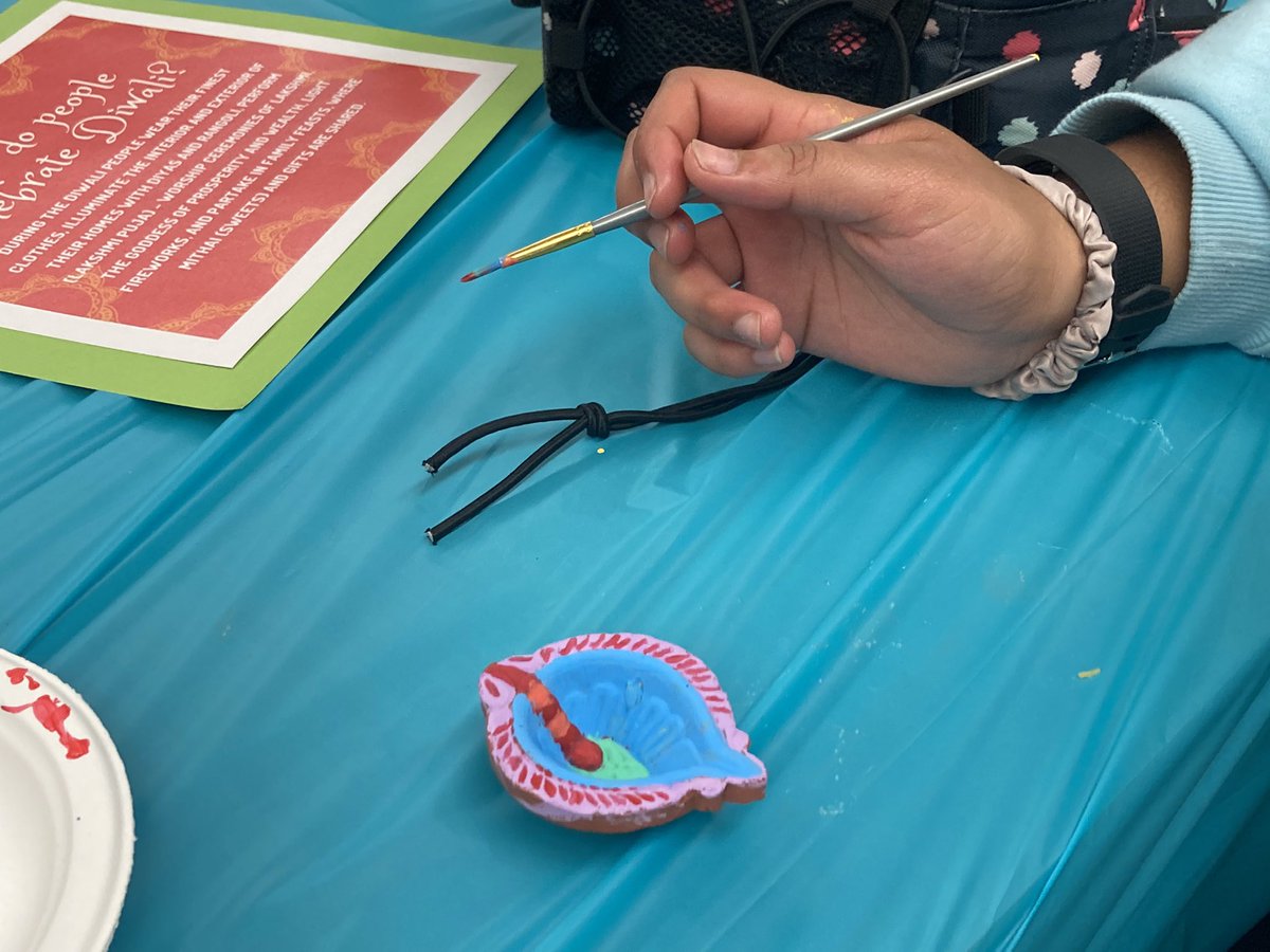 OdssDsa's tweet photo. Interpretations of the history of Diwali varies among religious groups but the common theme is victory of good over evil. Preparations for Diwali @OAnnouncements @ODSSLLC https://t.co/P872l6t5v2