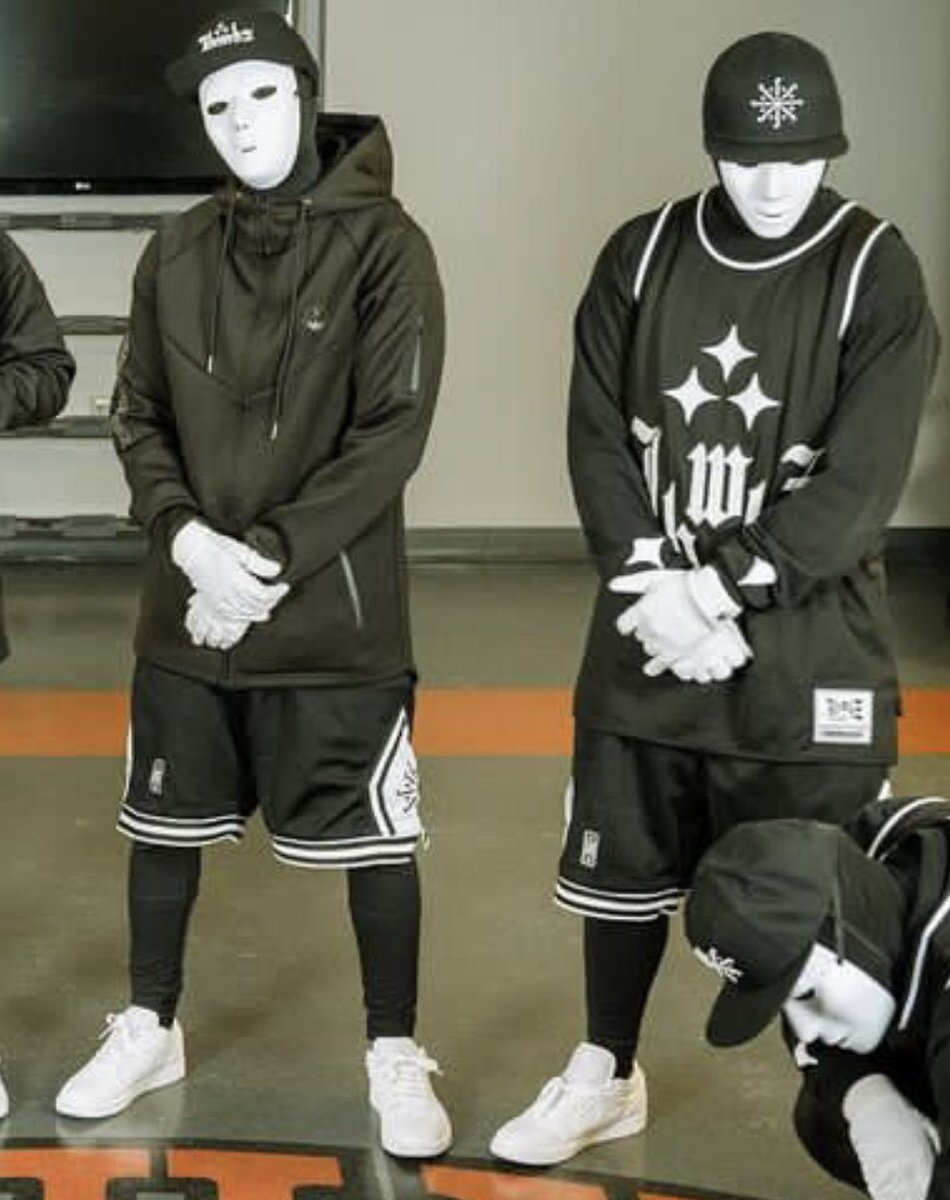 Jaydee_Mukson's tweet photo. @JABBAWOCKEEZ @NBA2K These should have been the fits 🐉 https://t.co/vFNWJc7AGy