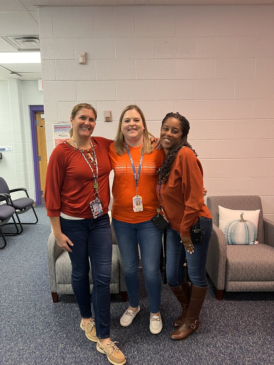 SouthernCounsel's tweet photo. Part of our Counseling Team celebrating that we believe in showing unity through kindness, acceptance and inclusion! #WorldUnityDay #PWCSCounseling @BentonMSCougars @btmscounselors https://t.co/O6DmsWgqZ4