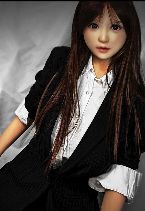 スーツを着ると存在感ハンパないことが判明(笑)  #ラブドール #REALDOLL #realgirl https://t.co/Xlxi5iWsG1<a href="/tag/%E3%83%A9%E3%83%96%E3%83%89%E3%83%BC%E3%83%AB"class="tags">#ラブドール</a><a href="/tag/realdoll"class="tags">#REALDOLL</a><a href="/tag/realgirl"class="tags">#realgirl</a>