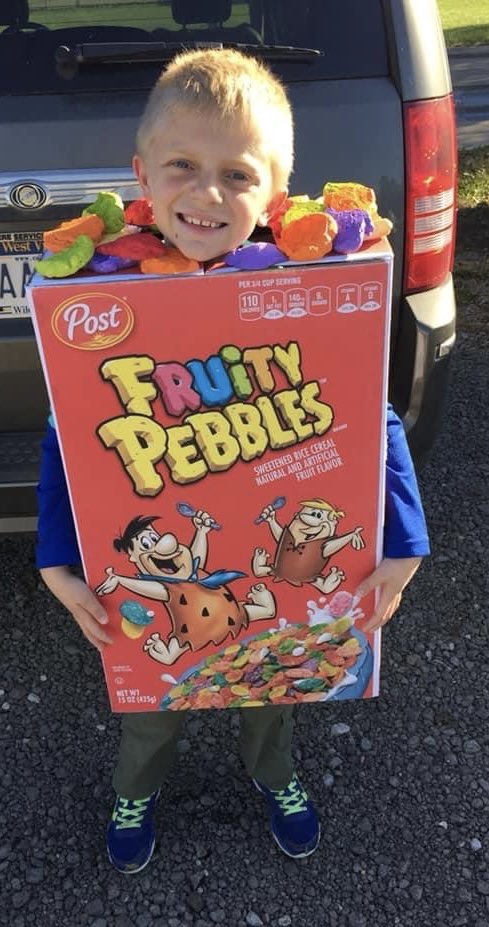 @PebblesCereal this kid LOVES Fruity Pebbles so much he was Fruity Pebbles for Halloween…