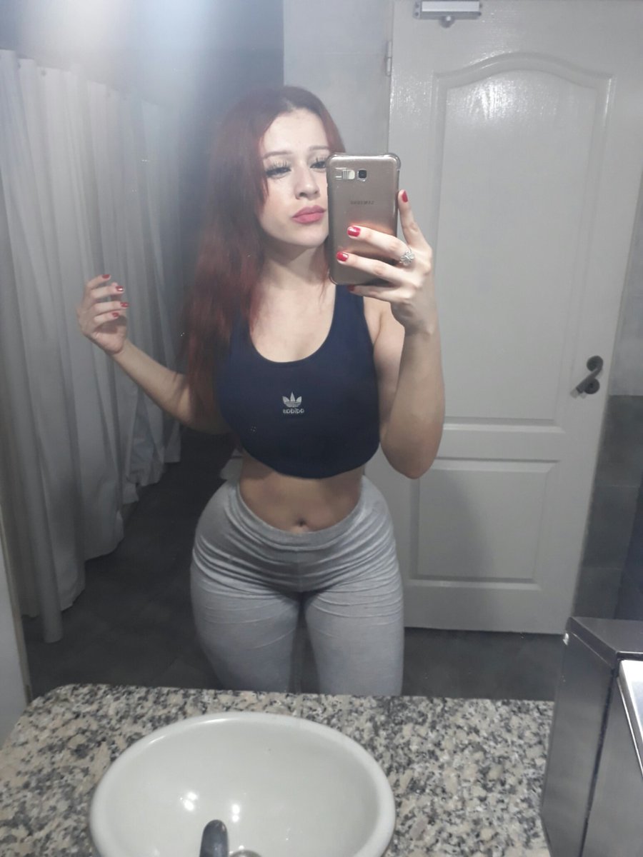 crystal_rodri6's tweet photo. #MiercolesDeCulosPerfectosYPerverso #miercolesdeculo linda tarde 😏papasitos https://t.co/ky5EGjkN5b