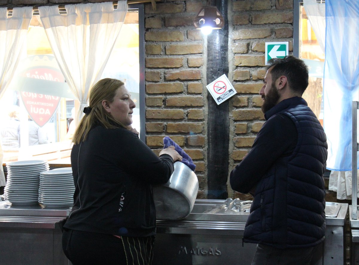 cgalloc's tweet photo. 👉🏽También con @navarrogonzalo, responsable de la Agencia Territorial Mendoza del @MinTrabajoAR, recorrimos comercios del distrito para informar sobre el #ProgramaDeBeneficios de ANSES y los distintos programas que tienen como objetivo la generación de nuevos puestos en el sector https://t.co/krnirDLBGW