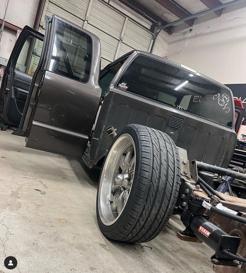 @minitruckin_takeover ⚡️⚡️ <a href="/tyler_slimm/">Tyler Slimm</a> Truck is almost ready for @lastresortshow ! #VIAIRequipped⁣

#poweredbyviair #viair #airsuspension #compressor #airride #airdout #gotair #slammedsociety #dailydriven #showtruck #stanced #stancewars