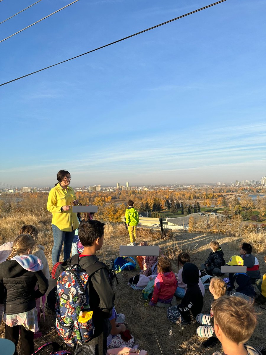 VVClachrie's tweet photo. We had a beautiful walk to the ridge today! Students enjoyed learning on and from Na’a, and took time to sketch what they saw. https://t.co/yMo10KsVNm