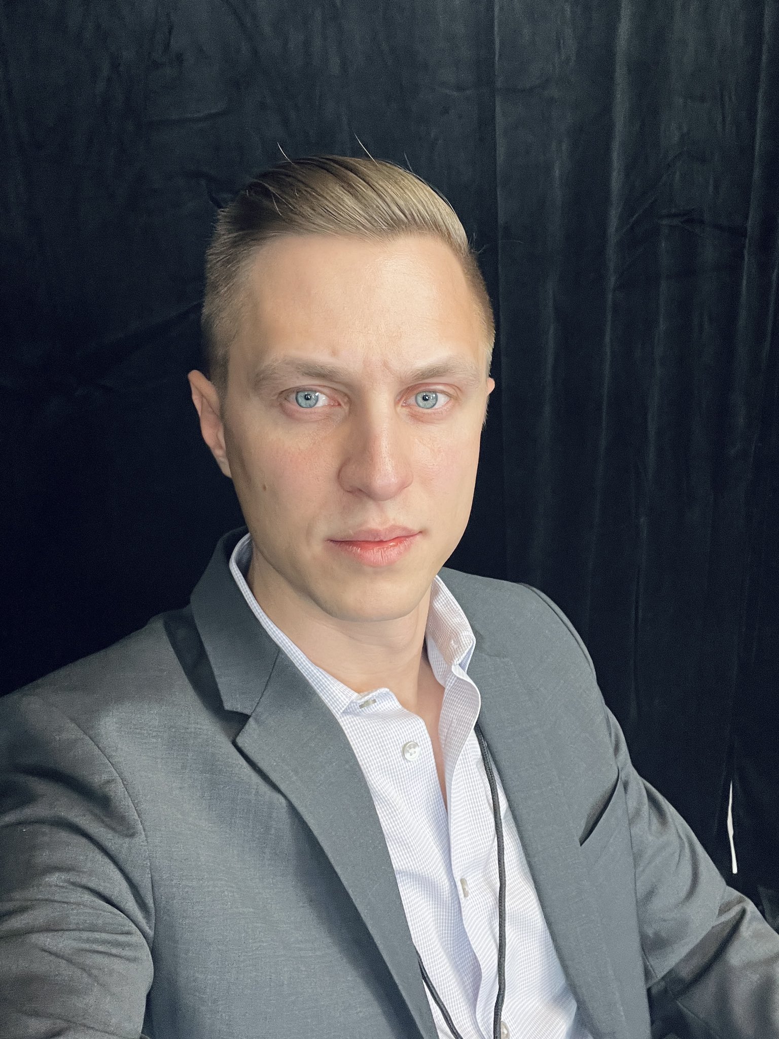 TW Pornstars - 1 pic. Alex Mack. Twitter. Do you like your boss serious