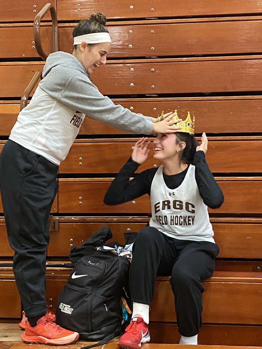 Queen for a SECOND time! Samara has had a standout season and played lights out at Mendon last night. This senior is making the most of her time at ER! <a href="/samrose53/">samara</a> <a href="/PrimetimeBall_/">Primetime585⭕️</a> <a href="/ERBombers/">ER Bombers Athletics</a> <a href="/Bombers_Sports/">Bomber Athletics</a> <a href="/GCSDSpartans/">Gates Chili Athletics</a>