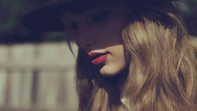 SpeakNowLA1's tweet photo. I finally remembered to do this on time so yay me 🥺

Day 11 of #12DaysOfTaylor : Favorite era

As a whole is reputation but my favorite visually is Red and Midnights is up there since is the first one I'm living https://t.co/QwGWOktvUa
