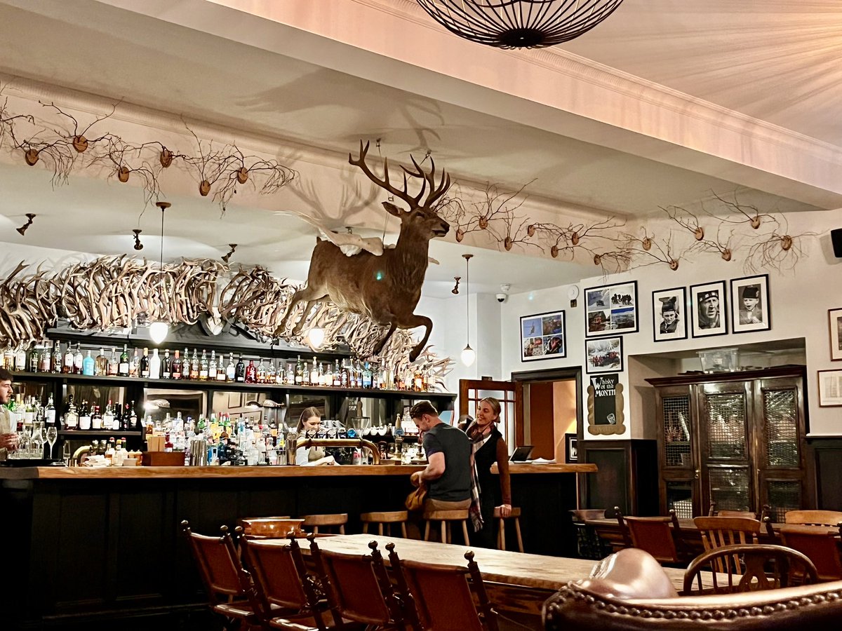 TheMackWalks's tweet photo. Fife Arms, Braemar๐ #braemar #fifearmshotel #theflyingstag #supperout #aberdeenshire https://t.co/lL5DrzdERl