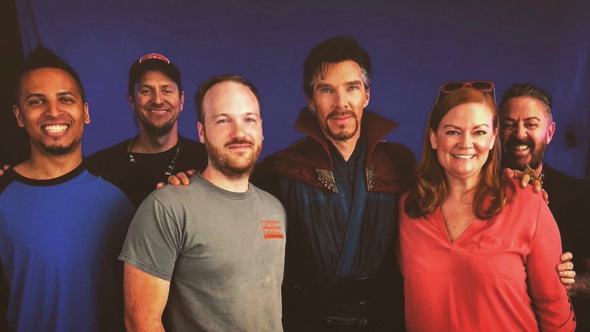 D_OSTER's tweet photo. Good times on the set of Avengers Infinity War / Endgame #teamStrange https://t.co/h8SfVcEBPJ