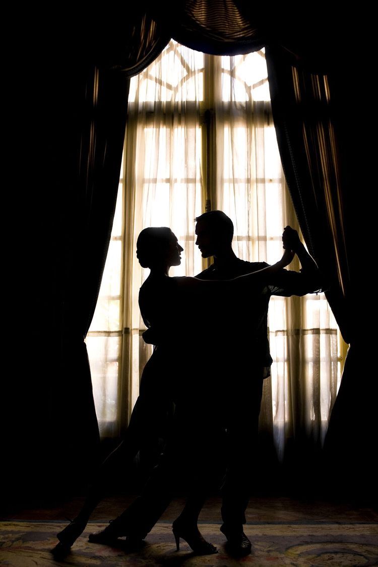 Listenary's tweet photo. "baby, I'm dancing in the dark
with you between my arms" https://t.co/ZcXVCovHud