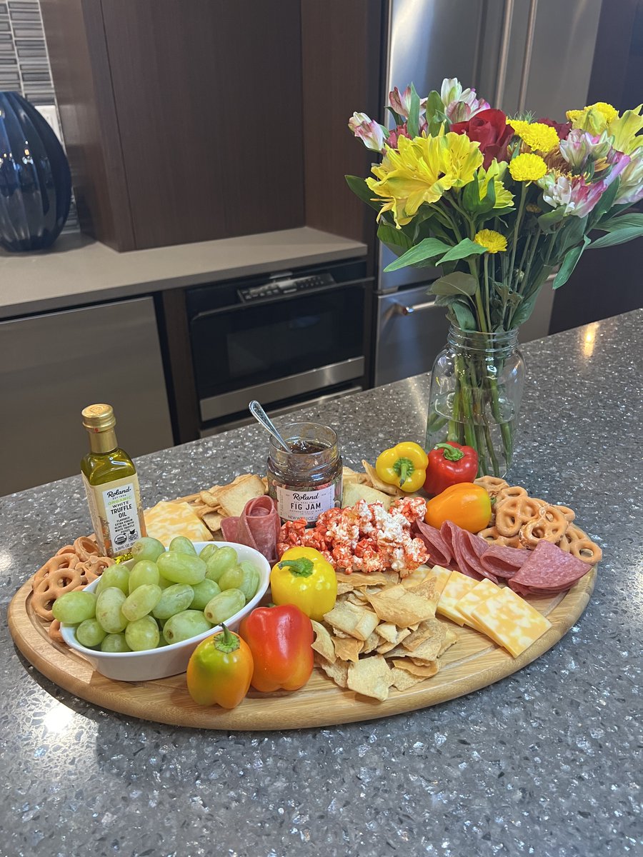 HappyFamilyBlog's tweet photo. #ad Game day ideas in partnership with
@Sabra @rolandfoods Hot & Spicy popcorn from Act II & MEGA Meals from @banquetmeals_ #HomegatingSnacksBBxx #SabraHummus #rolandfoods #theworldatyourtable #ACTII #banquetMEGA @BabbleBoxxOfficial.
https://t.co/7tcynIPpYI https://t.co/y5HNlHYAV3