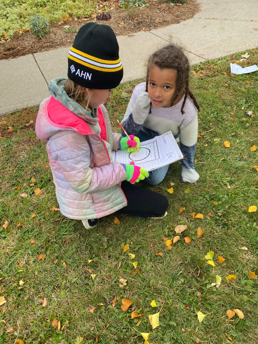 PVDLJ's tweet photo. Écoécole: activité amène-moi dehors ce 19 octobre 2022 https://t.co/GqcjaGbT14
