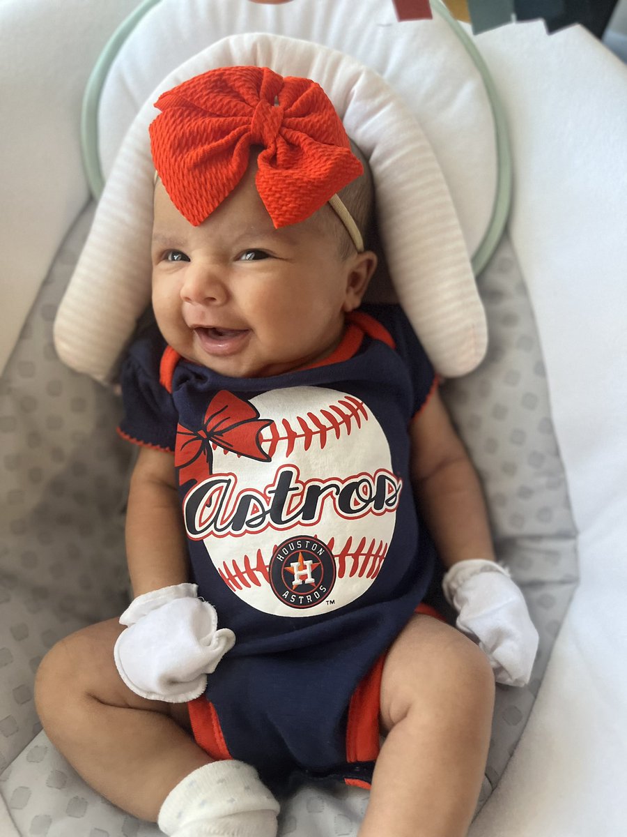 msgmunoz0801's tweet photo. Let’s go Astros. 🧡⚾️🥺 https://t.co/Zd9t74ljjA