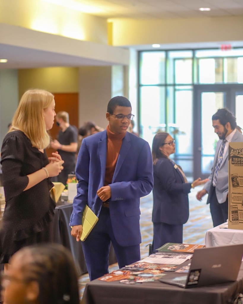 Loudermilk_Ctr's tweet photo. Thank you for spreading the word to our youth to Get Out and VOTE @officialjordanmadden! 

Event: @georgiayouthco partnered by @newgeorgiaproject, @mifamiliavotaga, and @peachesforprogress 

📸: @aliviaxmonet https://t.co/Ac9hJTXEQj