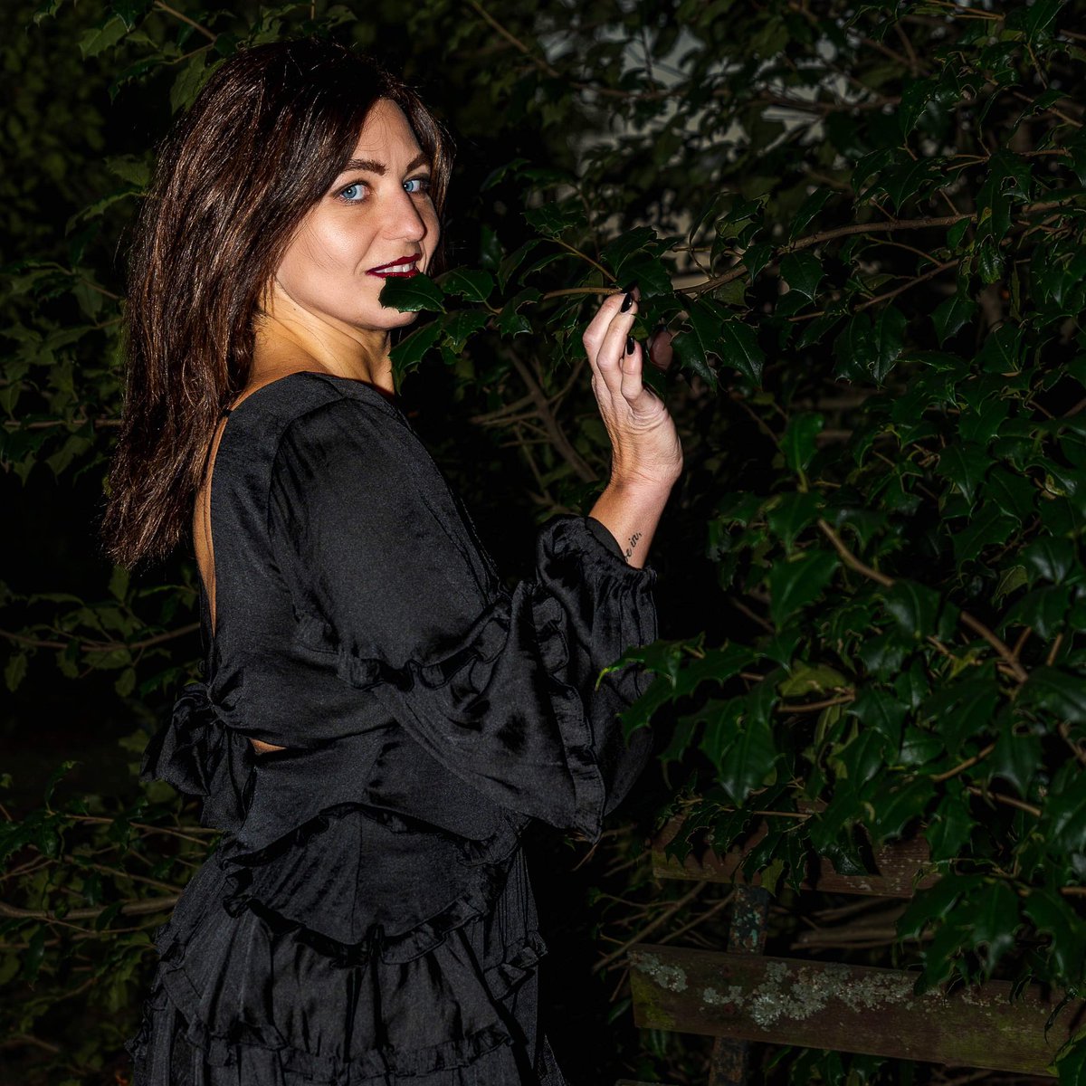 shaktimerida_'s tweet photo. More pictures from my special gothic photoshoot with the great Joe Moore! He’s so professional and takes such great pictures, I highly recommend him.

#spooky #halloween #halloween2022 #gothic #cemetery #darkness #imdb #backstagecasting #actorsaccess https://t.co/zdMSHg6MbP