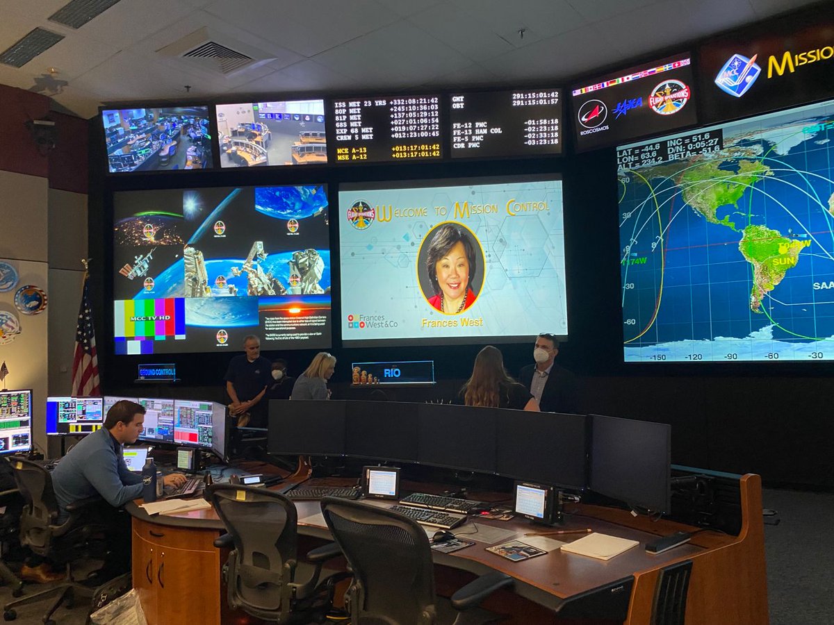 v_wyche's tweet photo. It was a pleasure to welcome my friend and mentor, Frances West, to @NASA_Johnson in Houston for an inspiring presentation commemorating National Disability Employee Awareness Month.
#GiantLeapsStartHere #SpaceIsForAll https://t.co/BdlYS87NKQ
