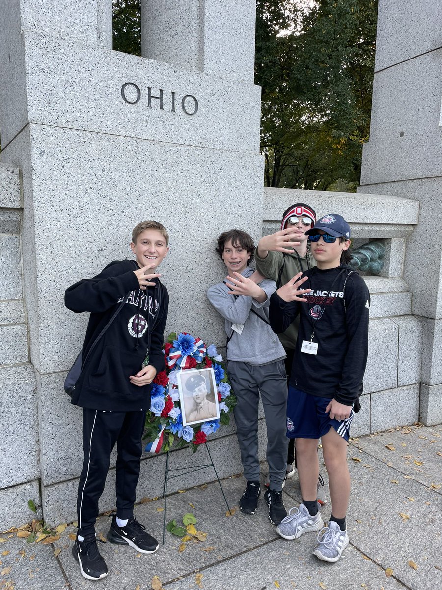 wilch_beth's tweet photo. WWII Memorial! My daughter who lives near DC joined us! #bus4fun @KarrerMS https://t.co/AnNV8GXuzB