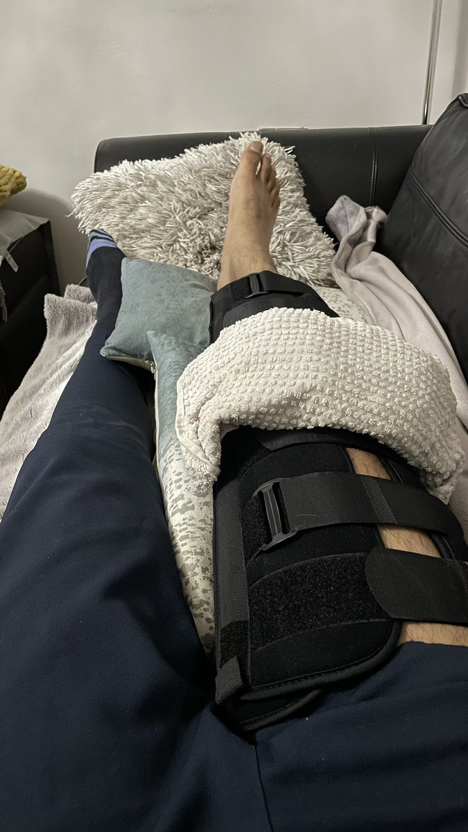 A huge thanks to the <a href="/liveshq/">liveshq</a> practitioners who put me out of my agony and reduced my knee dislocation at school today. Thanks for the career advice too. Glad I didn’t have to wait the 10 hours for an ambulance