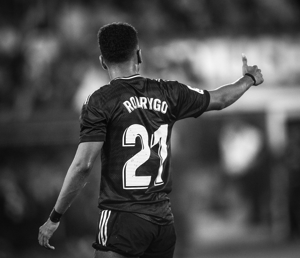 RodrygoGoes's tweet photo. PURE FOOTBALL 👍🏾🔥 https://t.co/Kww7amO8CN