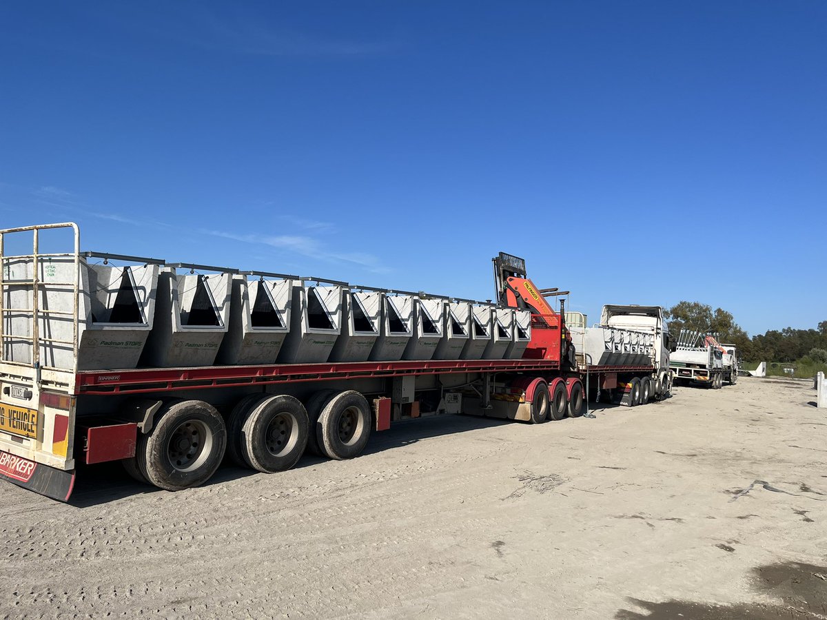 Good to see the trucks rolling again! 
#pissoffrain 🤞