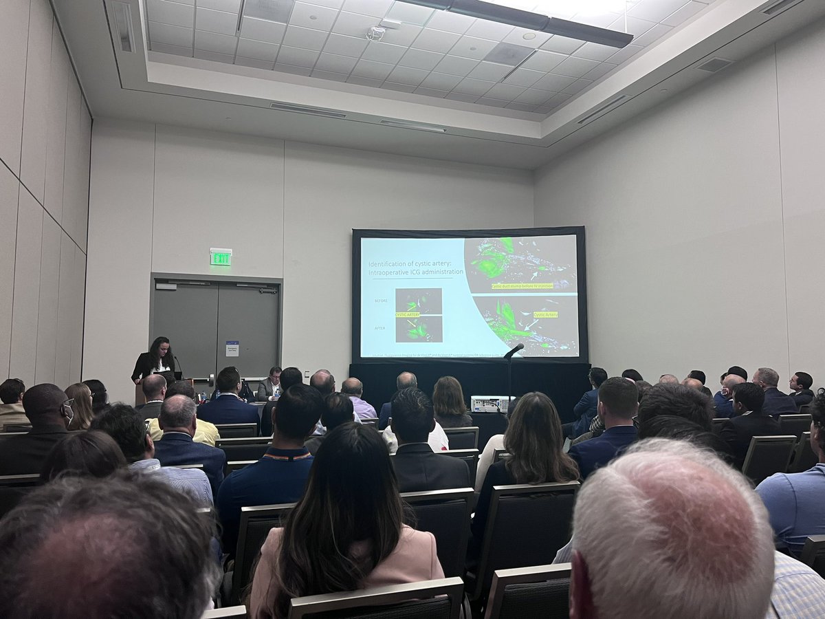 FedeSerrotMD's tweet image. Packed room and excellent presentation from our PGY4 future MIS surgeon #JessLabib #SafeChole @EmorySurgery @AmCollSurgeons @SAGES_Updates @AnkitPatelMD @EdLinEmory #ICG #IOC