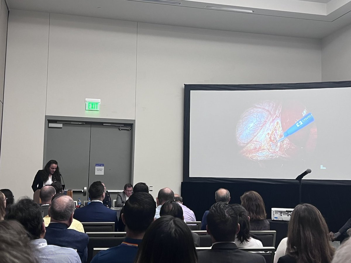 FedeSerrotMD's tweet image. Packed room and excellent presentation from our PGY4 future MIS surgeon #JessLabib #SafeChole @EmorySurgery @AmCollSurgeons @SAGES_Updates @AnkitPatelMD @EdLinEmory #ICG #IOC