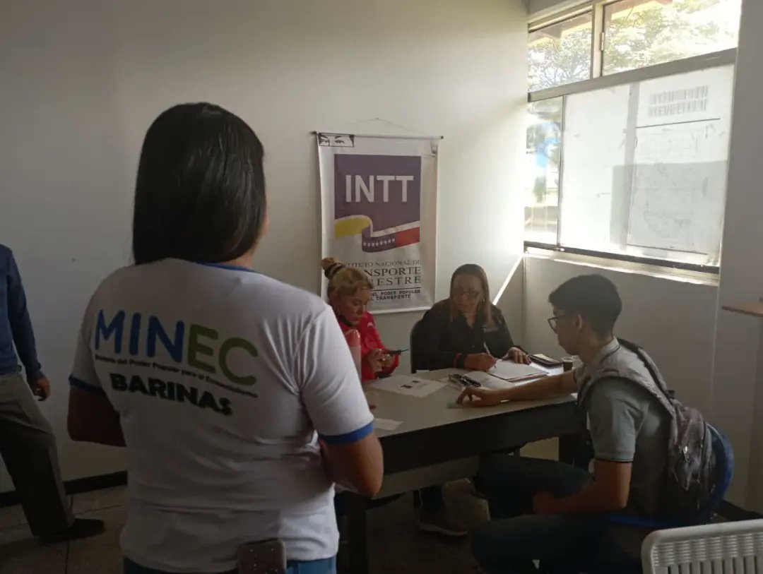 MinecOficial's tweet photo. #Entérate | Un total de 256 trabajadores entre activos, jubilados, pensionados y sus familiares, fueron atendidos durante una jornada integral en la Unidad Territorial Ecosocialista (UTEC) Barinas.

#PuebloUnidoYActivo https://t.co/U5J7MTGVpw