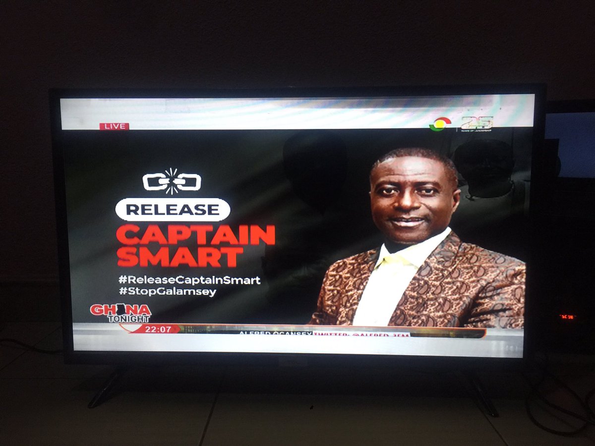 MichaelFianyo1's tweet photo. The truth in this country hurts a lot. Sometimes I ask myself if indeed Akuffo Addo Ghanaβs President is a human right lawyer.
I donβt support everything captain smarts on his show.
But what does our article 162 says in the 1992 constitution.
#Releasecaptainsmart https://t.co/yRJ9MS1lFp