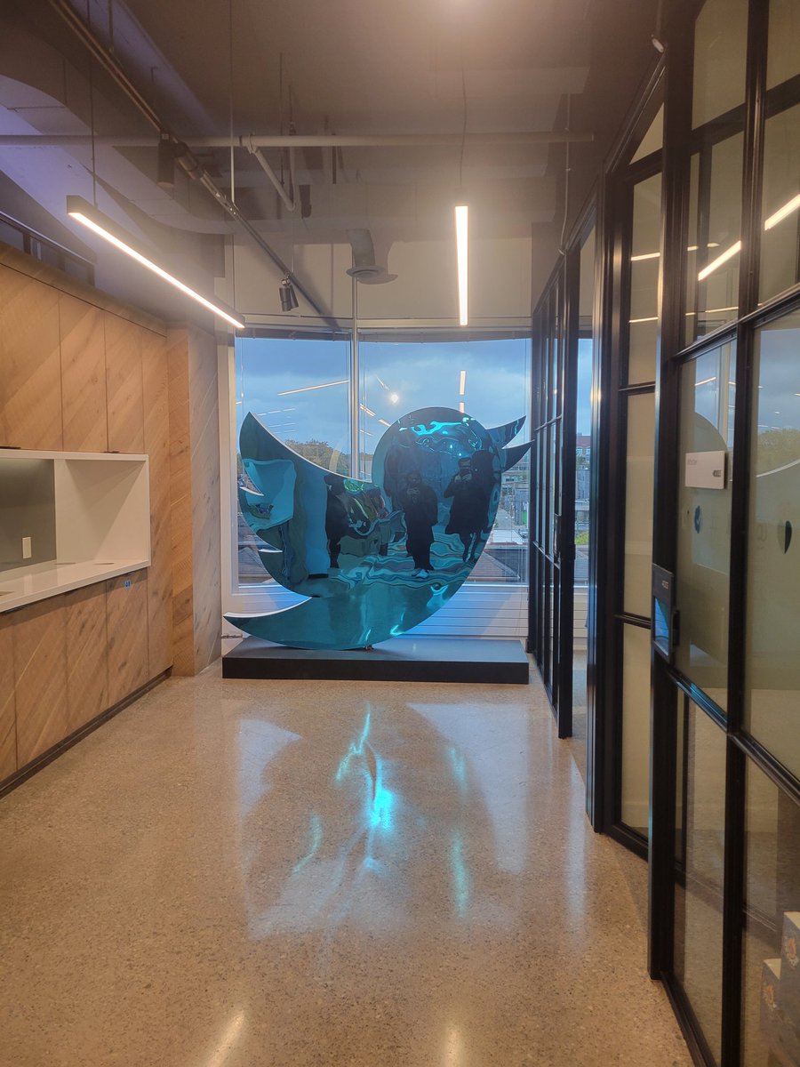 Sword_OW's tweet photo. I found a Bird!
#TwitterInnovators https://t.co/qesAa8mvFH