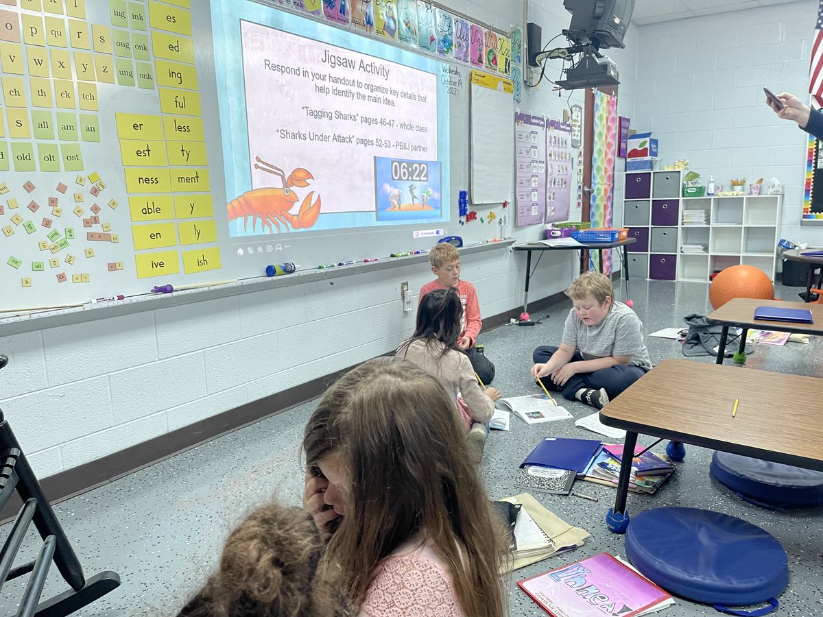 KJonesTeach's tweet photo. Got the privilege to visit awesome classrooms today! Third grade Salter working W&amp;W lesson, Main idea and K Richards working with students in Fundations! Love these classrooms and amazing things happening! @co_sumner #sumnerachieves https://t.co/A7ALL2TLk0