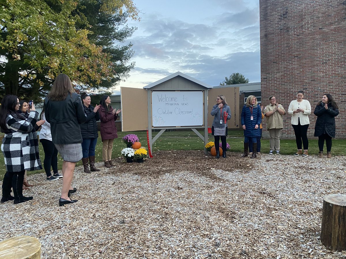 keyes2teach's tweet photo. Mountain View’s outdoor classroom is officially open! @MtView07836 https://t.co/r7fHA2RlDj