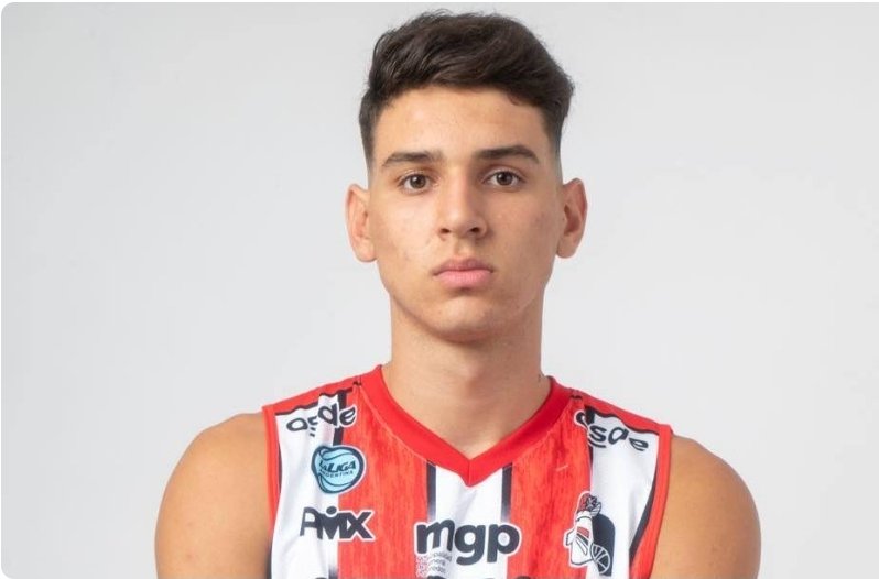 #LNB <a href="/LigaARGbasquet/">La Liga Argentina</a> Tomás Nally (pivot Quilmes) promedió 17 puntos y 9.5 rebotes en los primeros dos PJ. En la temp anterior se ganó la titularidad. En el receso trabajó el físico y la alimentación. Luis Fernández le dio la confianza para que sea el 5 del equipo. Mucho futuro.