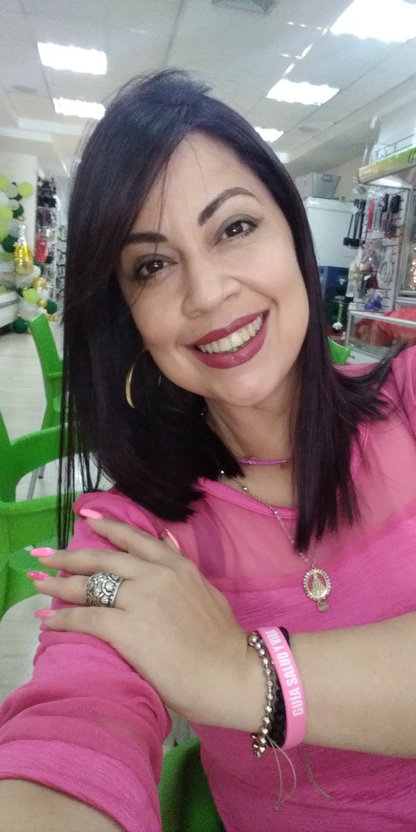 drasalvatori's tweet photo. #190ct #PrevencionCancerdeMama
De rosa; en solidaridad a todos quienes padecen está enfermedad. Rogando porque existan mamografías gratuitas en cada ciudad de mi país; el diagnóstico precoz es la clave!!! No basta tocarse! Mamografía accesible para todos 🇻🇪 https://t.co/dBsYKXObW1