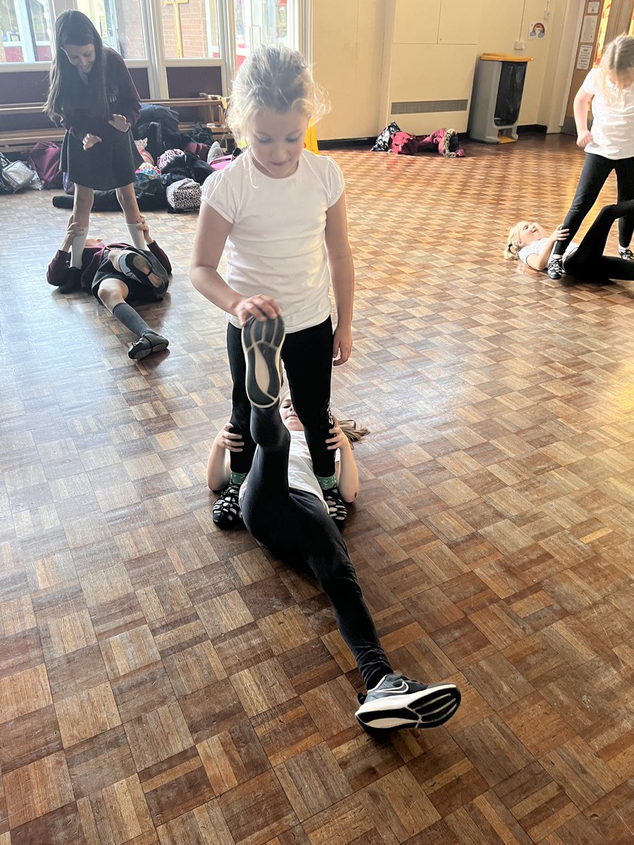 AllSaintsTraff's tweet photo. Fabulous dancing, moving & stretching this week from our Irish Dancers #irishdancingclub #afterschool #dancedancedance #welovetodance π«β€οΈπ€© https://t.co/1zzfHlygdY