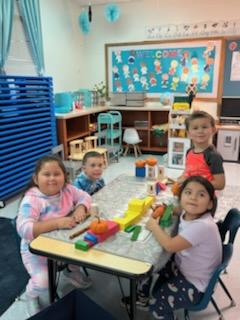 MsSarahPreKCMES's tweet photo. PreK Team pumpkin station rotations today. Inside/outside pumpkin exploration, how a pumpkin grows, how to make a fence to fit 5 Little Pumpkins from our story and sequencing ingredients for a recipe to make pumpkin pie! @WalfordPreKFCPS @KylerLeiterCMES @CMESLions #ROAR https://t.co/8IfYvzgxie