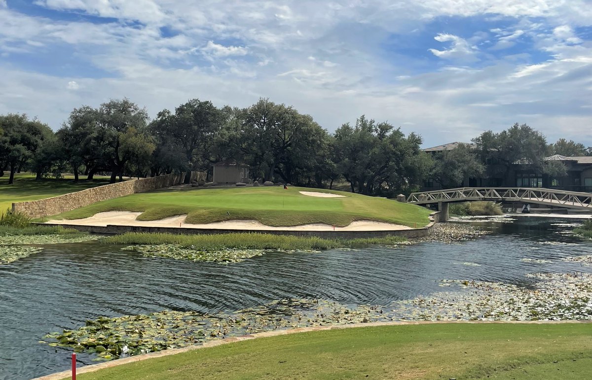 WorldGolfer's tweet photo. I finally hit the #HorseshoeBayResort grand slam &amp; boy is it stellar. Four uniquely different courses: #SummitRock #SlickRock #AppleRock #RamRock. More than $100 million in investment has this place rockin' and rollin' in the Texas Hill Country outside Austin https://t.co/PUi2SqpVma