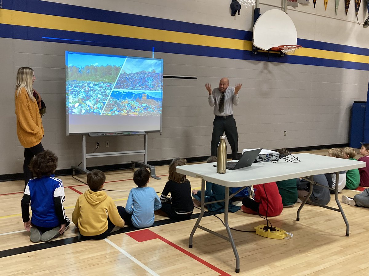 energykath's tweet photo. Learning about waste audits, recycling, single use plastics and how to waste less at King Edward today, with Dana, Craig &amp; Waste Reduction Group! @gecdsbpro @Mrs_hamzology @fighting_island @CEMonthCanada https://t.co/rm9ZUdlLpO