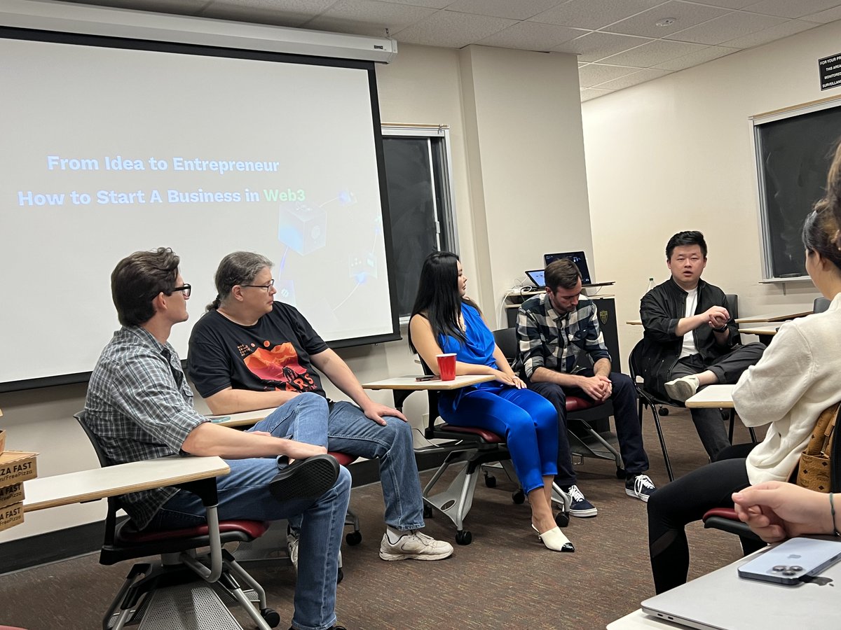 MVenturesLabs's tweet photo. Our Investment Partner @Lensir13579 sharing ideas on L1 ecosystem building at @Neo_Blockchain Web3 Campus Tour panel at @USC with Harry Pierson @DevHawk and Tyler Adams @lllwvlvwlll  at COZ @coz_official https://t.co/meJlwXhmoR