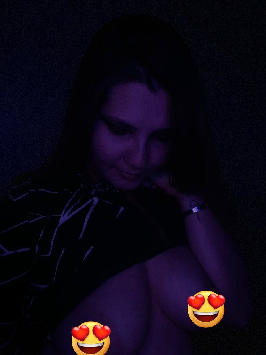 Lillostredx's tweet photo. I Promise I’ll love you if you do it for me 💋 #rosenfield #onlyfansgirl #onlyfans #model #contentcreators #petite https://t.co/G52Thu9Bew