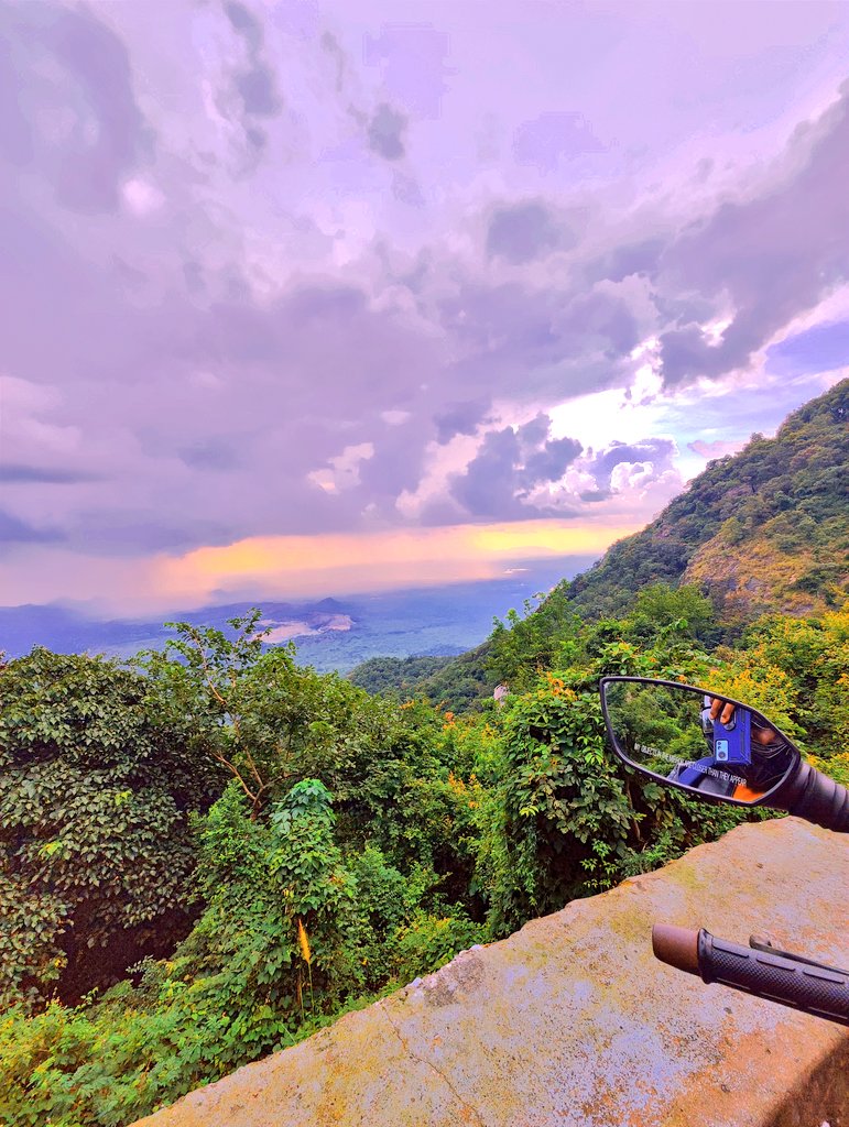 RoadTripsAdven1's tweet photo. Beautiful rain clouds
#rainclouds #clouds #rainyday #nature #sky  #rainstorm #naturephotography #photography #rainydays #rainbow #rainday #sunset  #stormclouds #weather #photooftheday #raining #landscape #cloudy #rainyweather #rainyseason #raindrop #cloud  #rainfall #cloudscape https://t.co/fYofvuiLDt