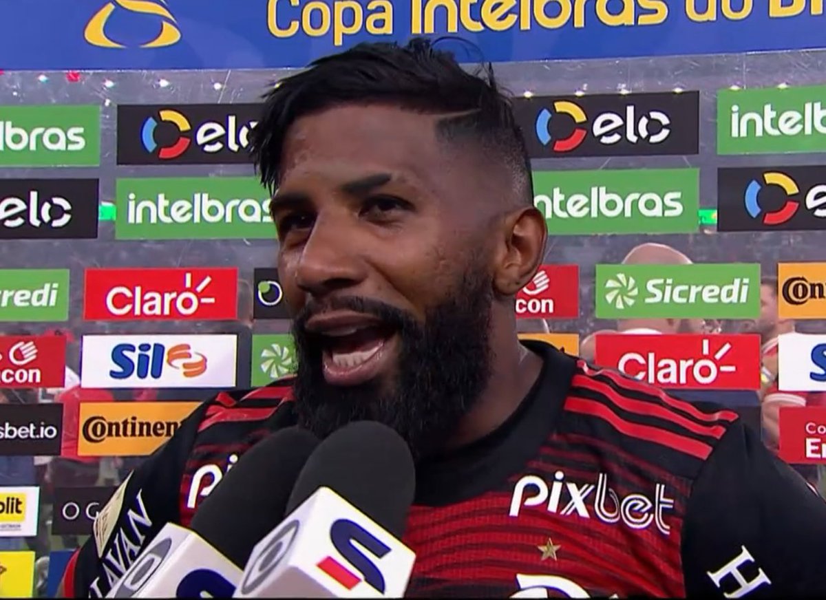 desimpedidos's tweet photo. Quem nao ta ouvindo esse homem falar tá aproveitando errado esse pós jogo https://t.co/IRJdWrYxh9