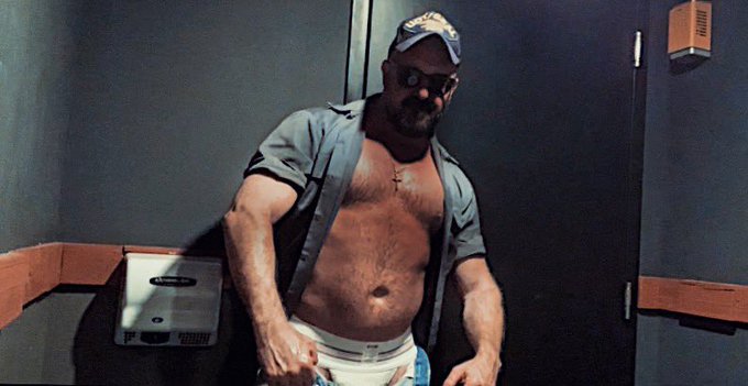 SIX BIRRIA TACOS, NOW TIME TO BREED https://t.co/2Qp38RVicF