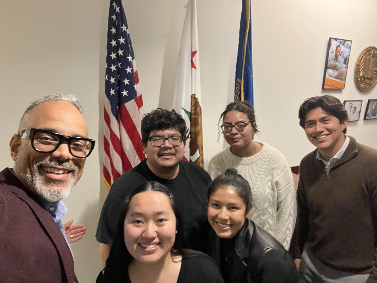 Insightful, inspiring to spend an evening with <a href="/ucrchass/">UCR CHASS</a>  seniors studying at the <a href="/UCWashington/">UCDC</a>. Highlanders making an impact in the National Capital Region, from the Halls of Congress to immigrant rights service providers in Montgomery County, MD. #highimpact #learningexperience