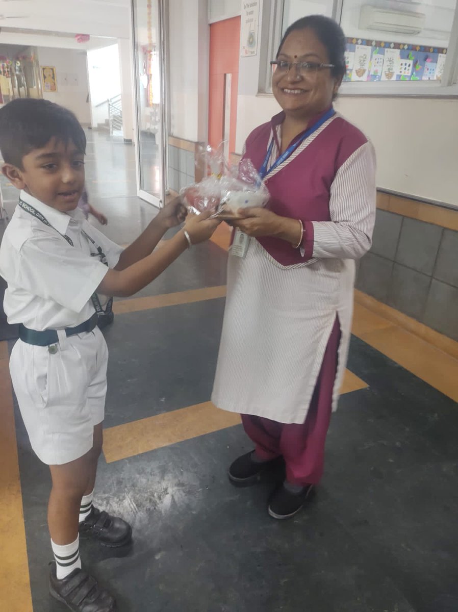 dpsgbn's tweet photo. # diwalicelebration
#diwaliideas
#dpsgbn
#loveall
#schoolgoal
# primaryeducation
#ilovemyschool https://t.co/IWhV35tzhI