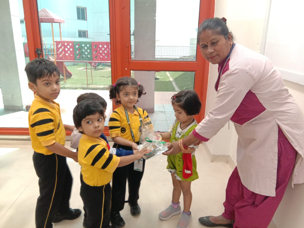 dpsgbn's tweet photo. # diwalicelebration
#diwaliideas
#dpsgbn
#loveall
#schoolgoal
# primaryeducation
#ilovemyschool https://t.co/NLNwlaCfBg