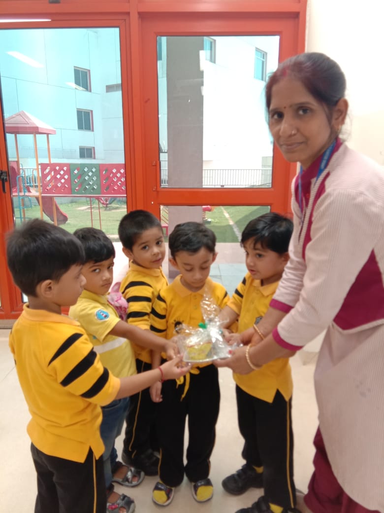 dpsgbn's tweet photo. # diwalicelebration
#diwaliideas
#dpsgbn
#loveall
#schoolgoal
# primaryeducation
#ilovemyschool https://t.co/NLNwlaCfBg