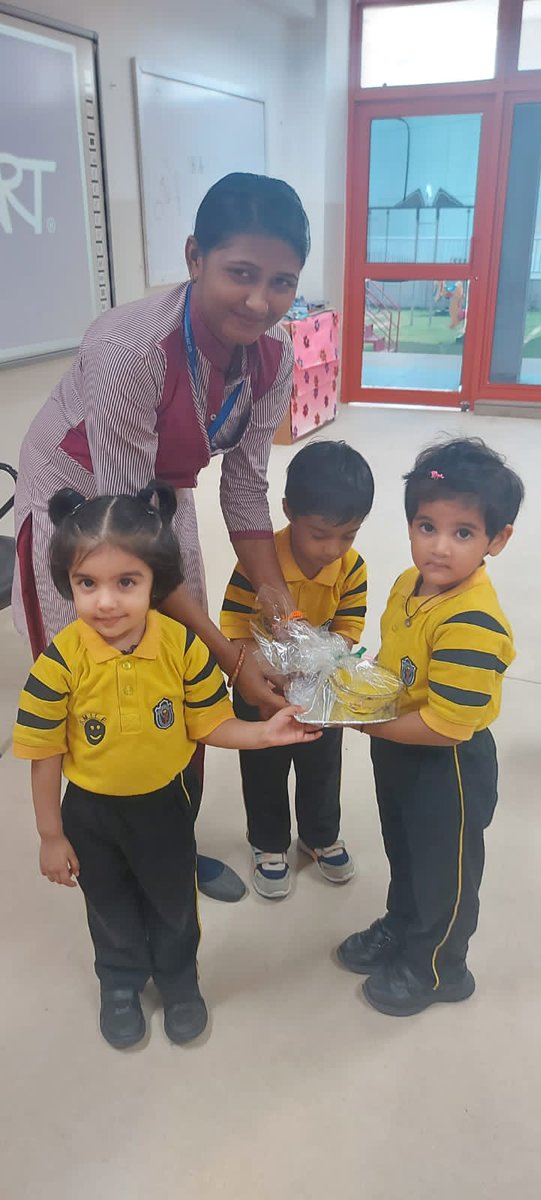 dpsgbn's tweet photo. # diwalicelebration
#diwaliideas
#dpsgbn
#loveall
#schoolgoal
# primaryeducation
#ilovemyschool https://t.co/dRAb9N6CKz