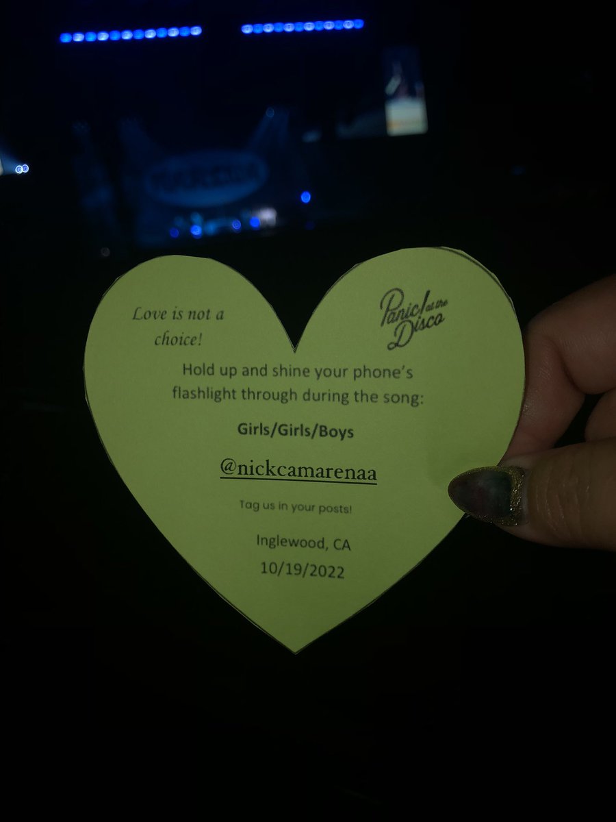 thatAYlam's tweet photo. @PanicAtTheDisco @thekiaforum #VivaLasVengeancetour #loveisnotachoice https://t.co/kCQr00g9sw